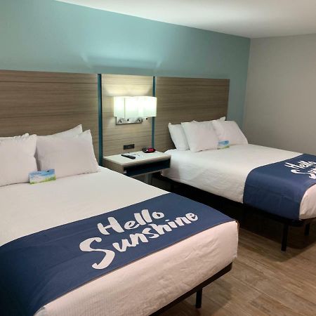 Days Inn By Wyndham Rockport Texas Экстерьер фото