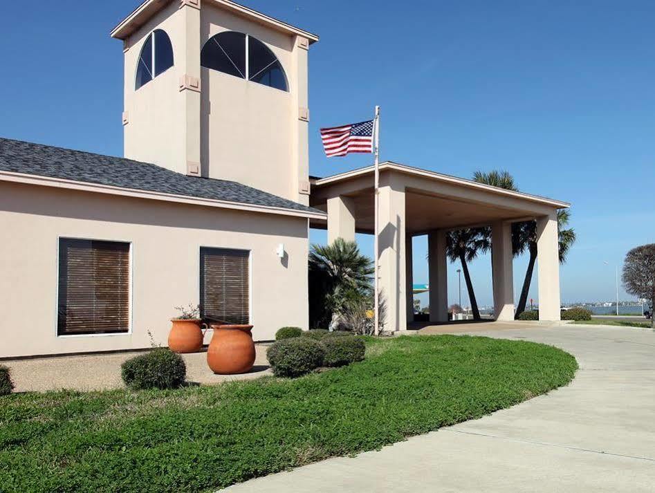 Days Inn By Wyndham Rockport Texas Экстерьер фото