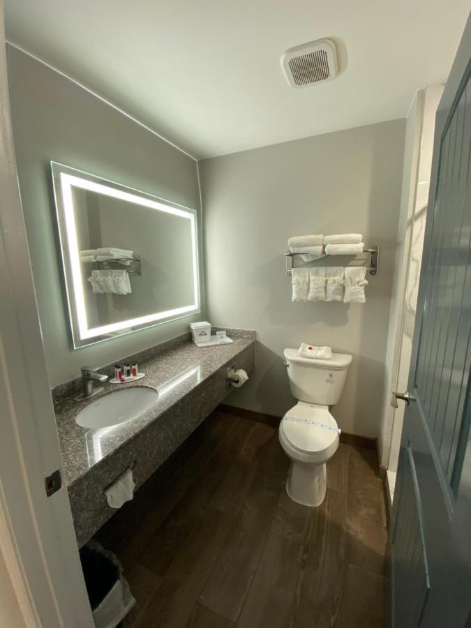 Days Inn By Wyndham Rockport Texas Экстерьер фото